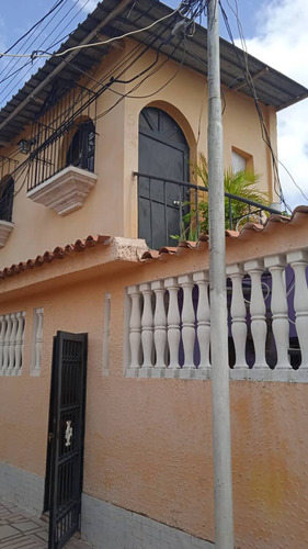 Se Vende Casa En Urb Guayacan De Las Flores, Carupano, Ve02-274cs-mt
