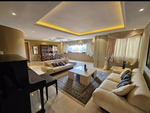 La Tahona Town House En Venta. Mls 24-9206. Baruta . Caracas