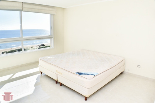 Alquiler Anual Edificio Le Jardin Punta Del Este- Ref: 13527