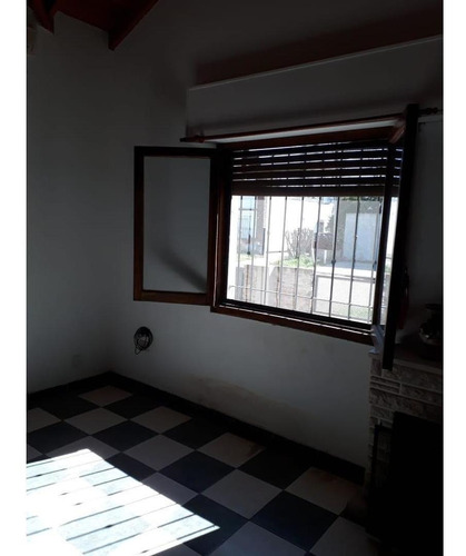 Imagen 6 de 16 de Solido Chalet En 1 Planta Con 2 Dormitorios, Sobre 201 M2 De