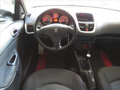 Imagem 3 de 10 de Peugeot 207 1.4 Active 8v Flex 4p Manual 2014