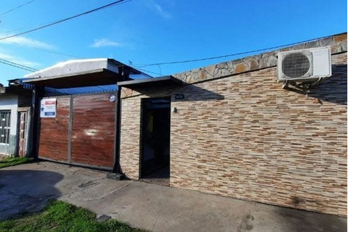 Casa En Venta Con 2 Dormitorios En G.baigorria 