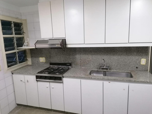 Imagen 5 de 15 de Departamento De 4 Ambientes En El Barrio De Recoleta