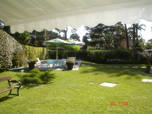 Casa En Cantegril Punta Del Este + Venta- Ref: 24792