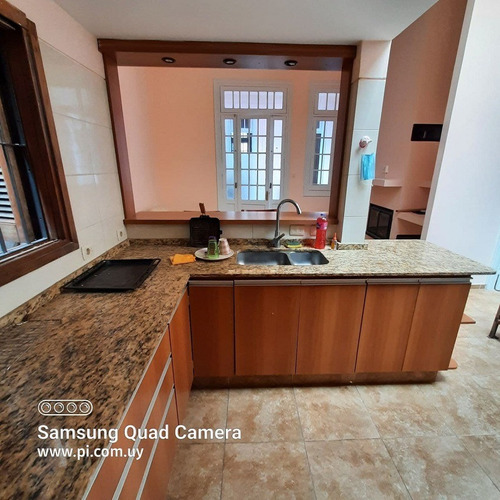Venta Casa De Altos En El Centro De 3 O 4 Dormitorios