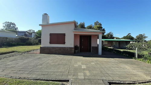 Imagen 2 de 24 de Casa En Playa Hermosa, En Muy Buen Entorno.