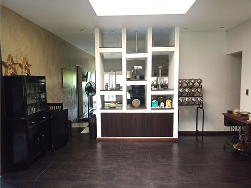 Casa En Venta En Fincas De Maschwitz - 6 Ambtes C/pileta - 254 M2