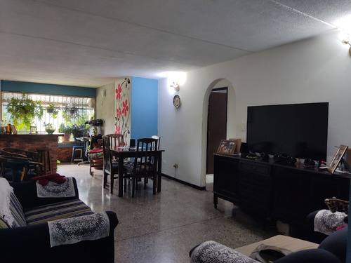 Imagen 4 de 16 de Apartamento Menca De Leoni (27 De Febrero)