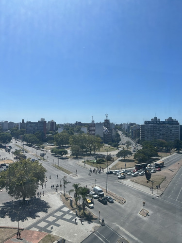 Venta Gran Oficina En Tres Cruces Con Garaje. Edificio De Categoría