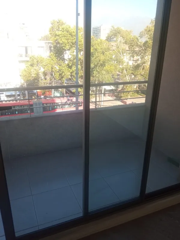 Imagen 2 de 6 de Departamento Recién Pintado, Con Estación De Metro Cerca