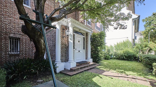 Casa De Estilo Con Doble Frente Jardin Y Garage En Belgrano R