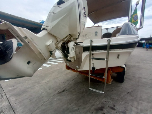 Lancha Ventura 215 Cabin Comfort 2010 Triton Solara Focker