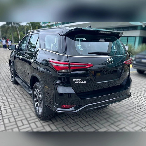 Toyota Hilux SW4 2.8 D-4D TURBO DIESEL SRX PLATINUM 7L 4X4 AUTOMÁTICO