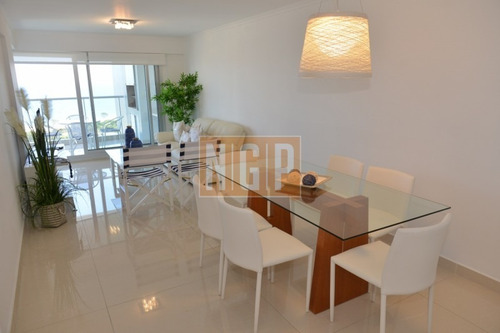 Apartamento Con Vista Espectacular, Y Con Todos Los Servicios!! -ref:15729