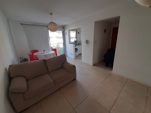 Imagen 8 de 14 de Departamento En Venta En Castelar Sur