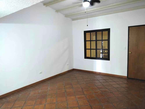 Imagen 21 de 25 de Casa En Venta Urb Oripoto El Hatillo