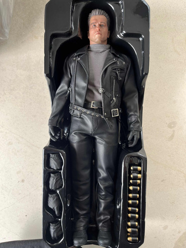 Imagen 3 de 4 de Terminator Future Warrior 1/6 Present Toys No Hot Toys Fpx