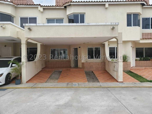 Magnifica Casa En Venta En Conjunto Exclusivo De Cabudare Codigo 2 - 3 - 28391  Mehilyn Perez 