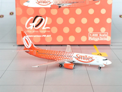 Miniatura Avião 1/400 Phoenix Gol B738