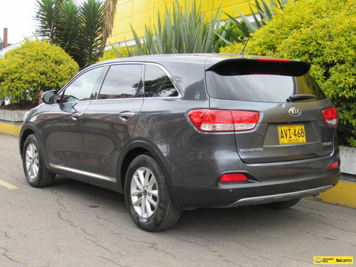 Imagen 3 de 25 de Kia Sorento Trust 2.4 (4*2)