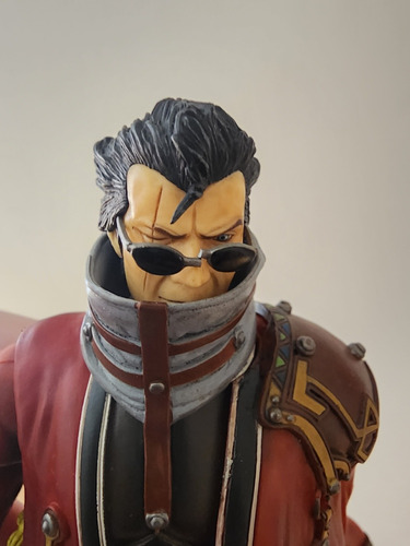 Play Arts Auron Final Fantasy X Con Detalles (Usado)