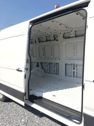 Imagen 5 de 11 de Crafter Cargo Van 2021 Lwb Mt 4.9 Ton Euro Vi Caja Ex.larga