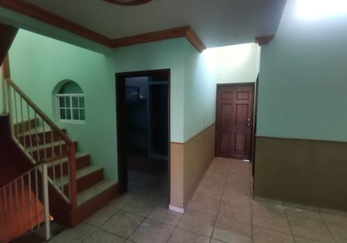 Imagen 5 de 14 de Rento Casa Amueblada 5 Recámaras Colonia Nuevo Celaya