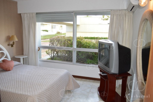 Imagen 13 de 20 de Apartamento En Goleta, En Venta, Mansa, Punta Del Este, 3 Dormitorios.