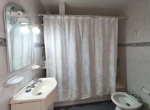 Imagen 16 de 17 de Venta De Casa 4 Ambientes Con Pileta Quilmes