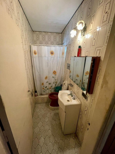 Casa Amplio Lote Propio 10x30, Jardín, Amplio Patio Y Galería Cubierta - Dueño Directo - Solo Venta - No Permuta