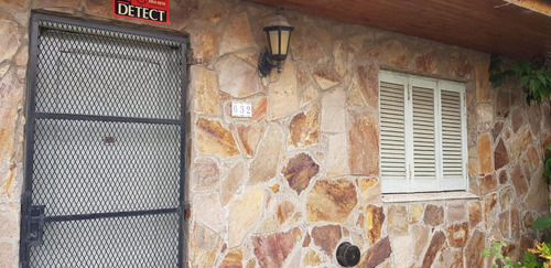 Casa En Venta - 2 Dormitorios 1 Baño - Cochera - 311,6mts2 - Ensenada