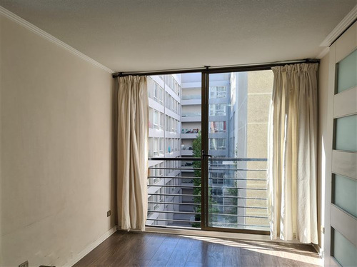 Departamento En Venta De 2 Dorm. En Santiago