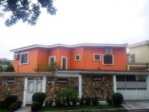 Imagen 1 de 15 de Casa En Venta En Urb. El Parral Valencia Cod: Guc-258