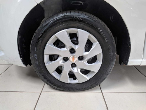 Imagem 2 de 6 de Chevrolet Onix 2013 1.0 Ls 5p