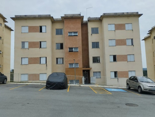 Apartamento Térreo Em Cotia Cozinha E Quartos Com Armários