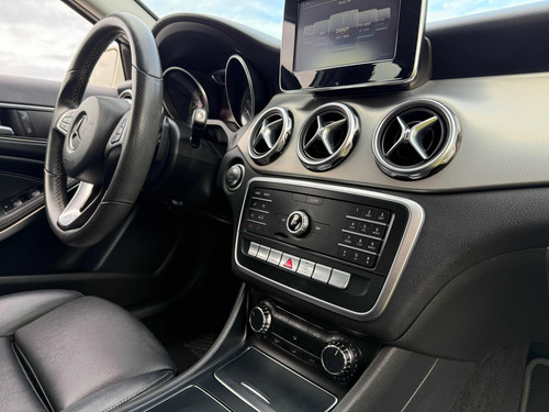Mercedes-Benz Clase GLA 1.6 Gla200 Urban 156cv