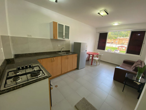 Alquiler De Apartamento En Res. Doral Country. Mañongo (af)