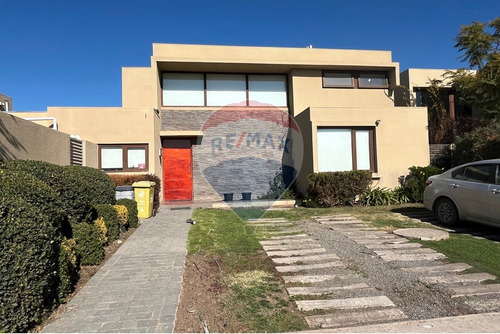Espectacular Casa En Colina