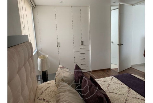 Imagen 17 de 30 de Moderna Casa Con Doble Altura