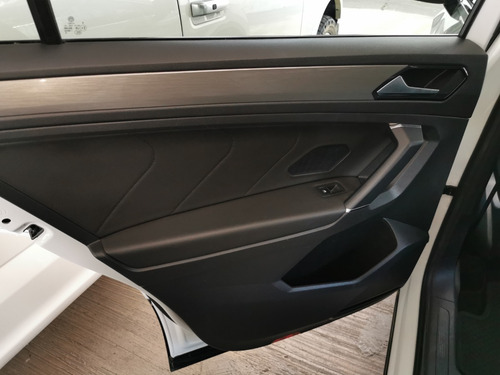 Imagen 5 de 15 de Tiguan Comfortline Plus Impecable 2018