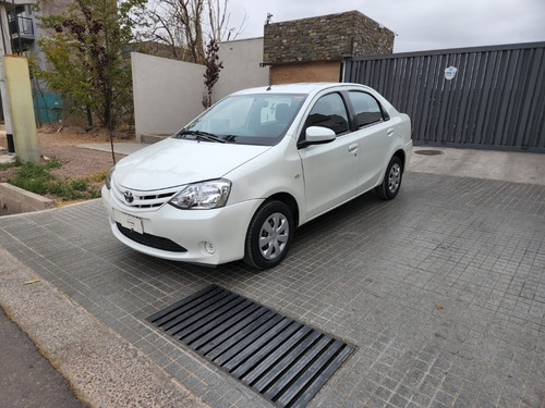 Imagen 2 de 13 de Toyota Etios 1.5 4ptas Xs