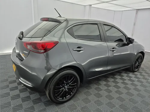 Mazda Touring edición carbón edition 1.5