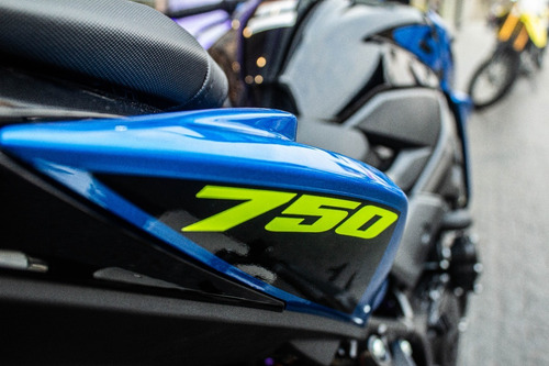 Suzuki Gsx-s 750 - No Yamaha, No Kawasaki! Mc
