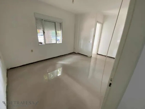 Casa En Alquiler, 1dormitorio, 1baño, Patio. Malvin.