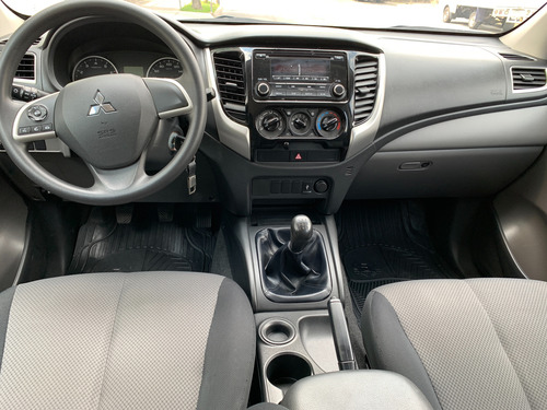 Mitsubishi L200 2.4 Cabina Doble 4x2 Mt