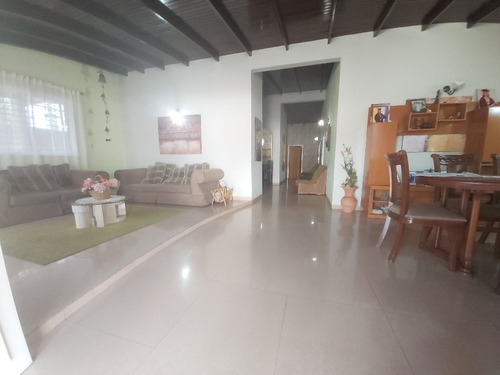 Imagen 2 de 12 de Casa En Venta Urb. Río Negro