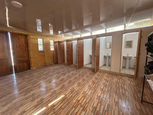 Residencial Con Galpon En Arriendo (69490)