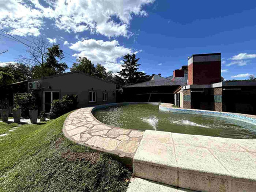 Venta Casa Leloir + Quincho + Departamento +pileta