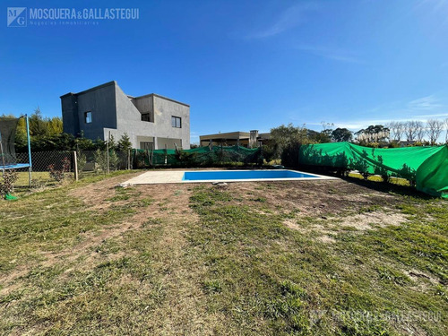 Imagen 14 de 30 de Muy Linda Casa Moderna En San Eduardo - Pilar Del Este