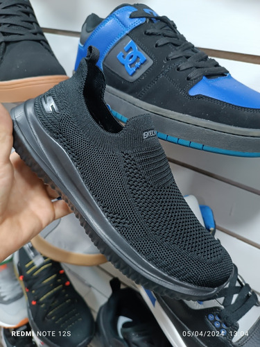 Zapatos Skechers Negro Sin Trenzas 2024